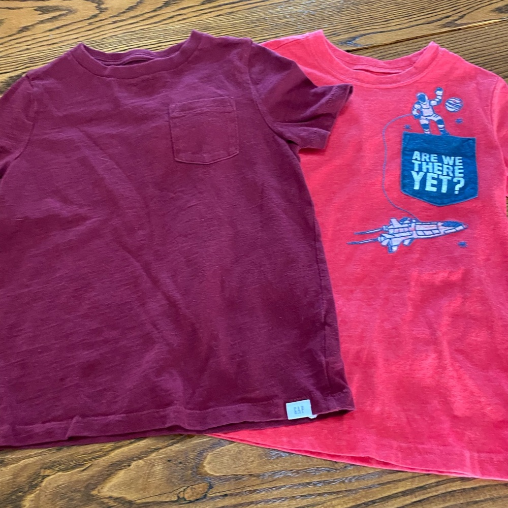 Lot of pocket-T’s size 4